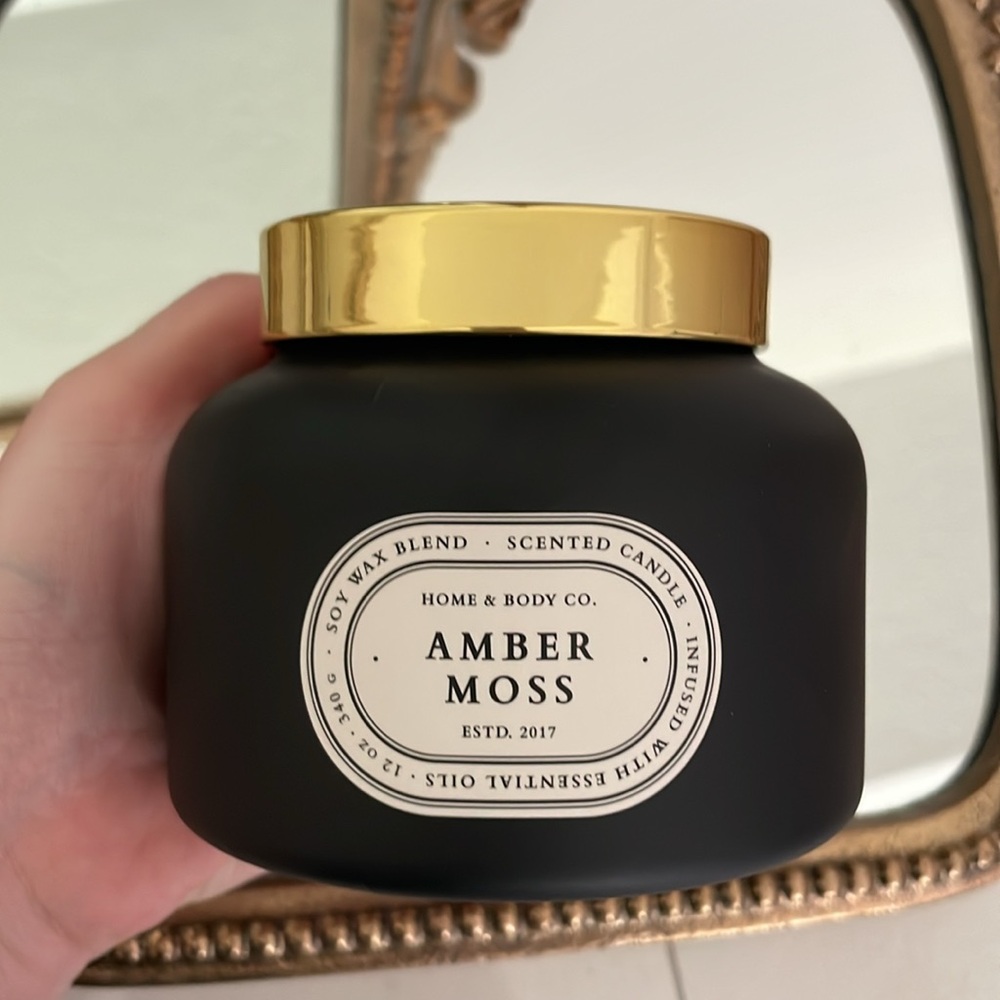 Amber Moss Scented Candle with Gold Lid - Picture 3 of 4